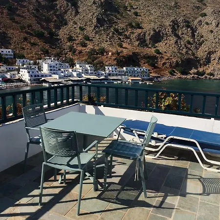 Porto On The Hill Hotell Loutro